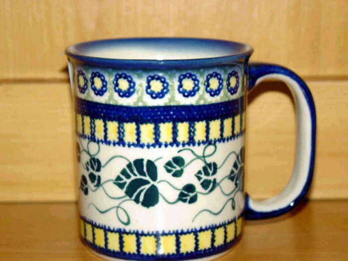 Polish Pottery Coffee Cup Ivy Unikat Boleslawiec Artist Handsigned!