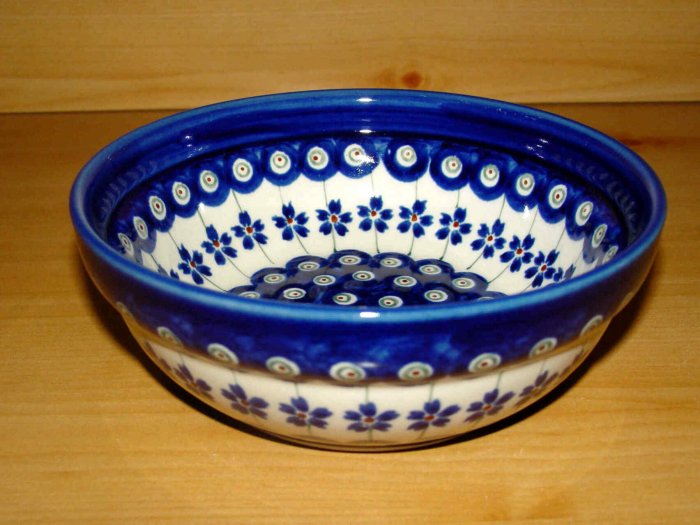 Polish Pottery Bowl Gat 1 Flowering Peacock Zaklady C. Boleslawiec