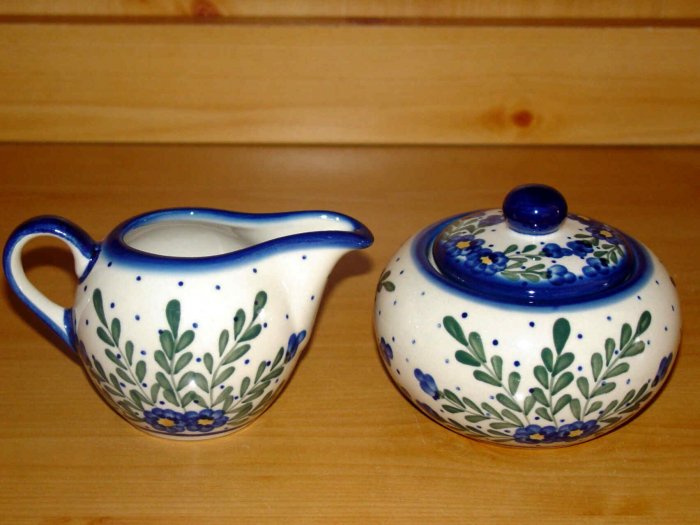 Polish Pottery Sugar and Creamer Signature Starburst WR Unikat Boleslawiec Poland