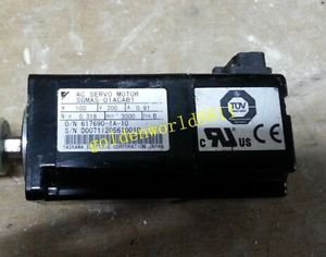 Yaskawa AC servo motor SGMAS-01ACAB1 good in condition for industry use