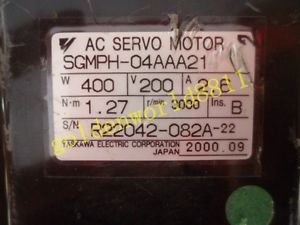 Yaskawa servo motor SGMPH-04AAA21 good in condition for industry use
