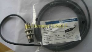 NEW Schneider proximity switch XS2 12BLNAL2C good in condition for industry use