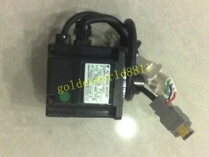Yaskawa servo motor SGMPH-01BAA21 good in condition for industry use
