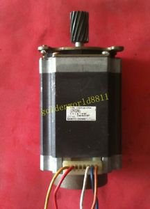 SANYO 57 stepper motor 103H7126-07D4 good in condition for industry use
