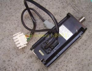 Used Yaskawa servo motor SGMAH-04AAA2B 400W good in condition for industry use