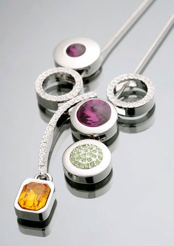 14K White Gold Swarovski Stone Modern Shining Necklace