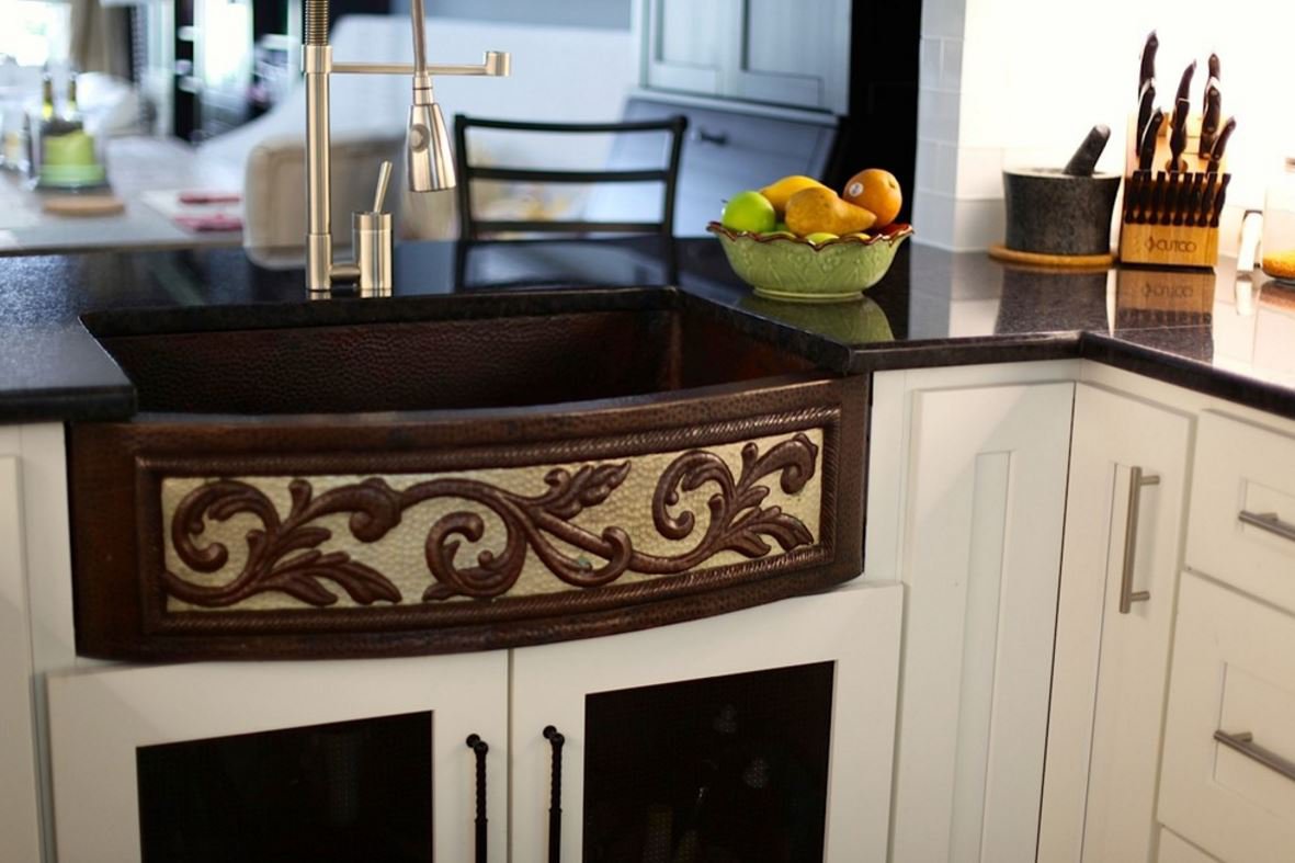 30" SINGLE-BOWL HAMMERED 100% COPPER FARMHOUSE SINK Curved Front w/ Vine Design