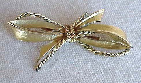 Goldtone Bow Brooch