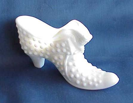 Fenton Milk Glass Hobnail Cat in Shoe