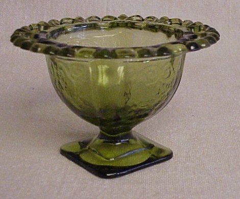 Lacy Heart Edge Green Glass Candy Dish - Memory Lane Collectibles