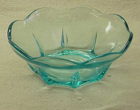 Lovely Blue Berry Bowl - Memory Lane Collectibles