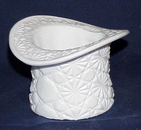 Fenton Milk Glass Daisy & Button Hat - Memory Lane Collectibles