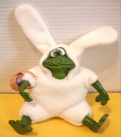 RUSS BERRIE & CO " Frobbit " Frog ** FREE SHIPPING**