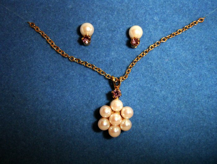AVON Birthstone "JUNE" Accent Pearlesque Necklace & Earrings SET