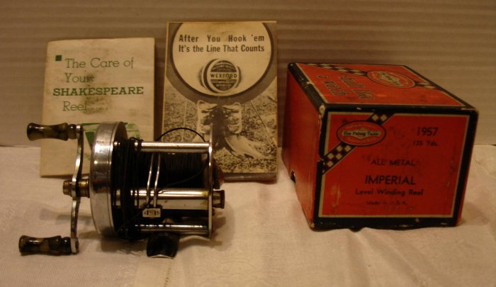 1958 Shakespeare TRIUMPH Model HE Casting Fishing Reel