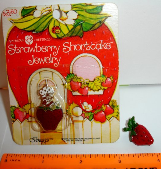 Strawberry Shortcake Pin (in pkg) - American Greetings