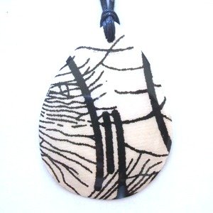 BLACK ON WHITE SHELL NECKLACE #86