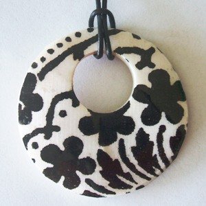 BLACK ON WHITE SHELL NECKLACE #50