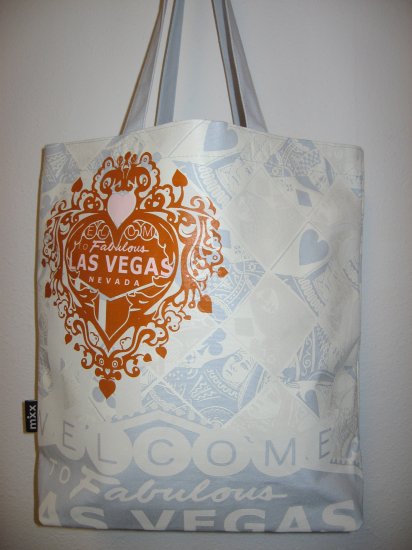 "Welcome to Las Vegas" Heart Design, Queen of Hearts Blue Tote Bag