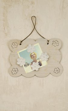Small Ivory Painted Recycled Metal Magnet Hanger with Flower Magnets