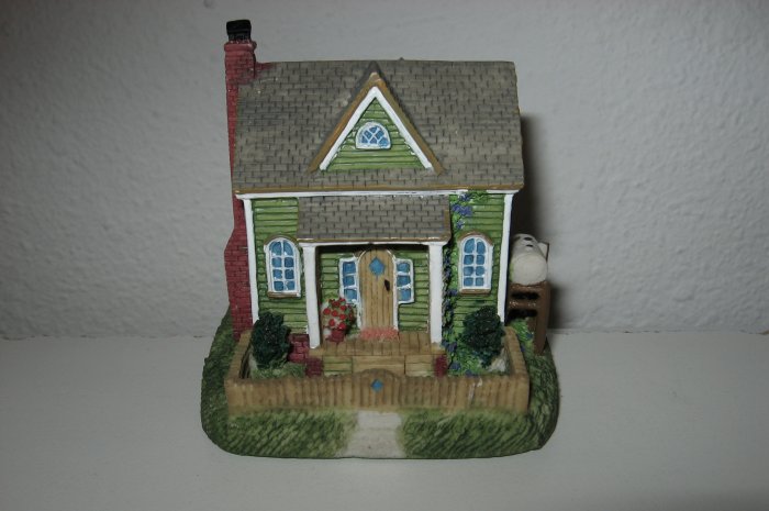 "Hillside Farm", Liberty Falls House Collection, AH182