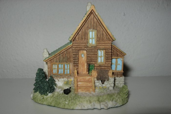 Trapper "Big Mike's" Cabin Liberty Falls House Collection, AH133