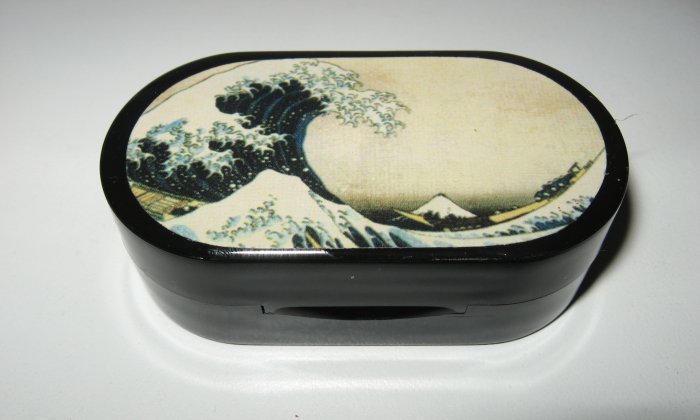 Contact Lens Case ~ Ocean Wave Picture
