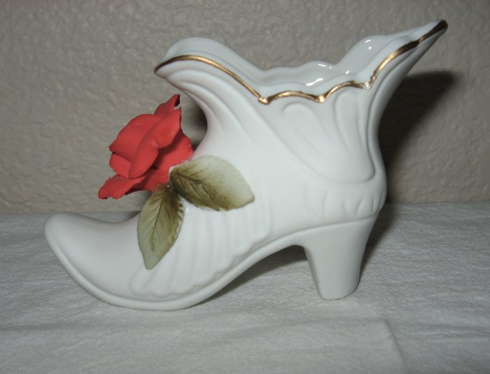 White Slipper w/Red Flower on Vamp (Japan).