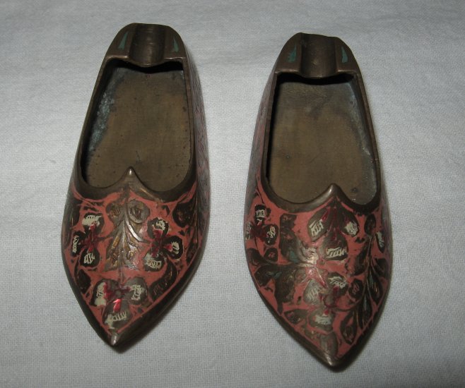 Nicely Decorated Bronze Ashtray Slipper (India).