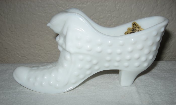 Vintage Fenton Milk Glass Hobnail Cat Shoe.