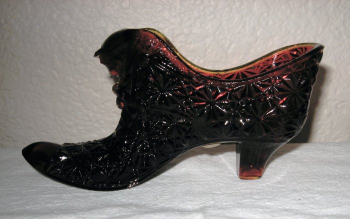 Red Daisy and Button Cat Head Glass Slipper (Believed to be Fenton).