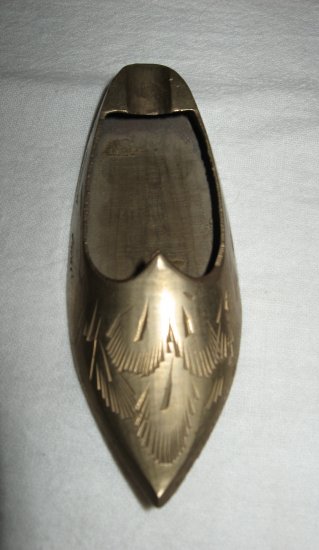 Brass Ashtray Slipper (India).