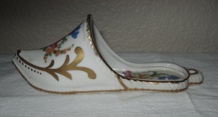 White Hand Painted Glass Shoe Wall Hanger.