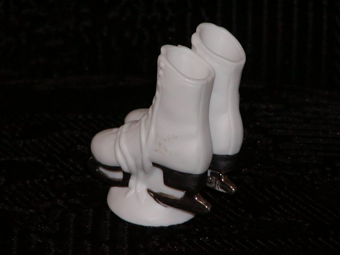 Small White Bisque Ice Skates (1993 Roman, Inc.)