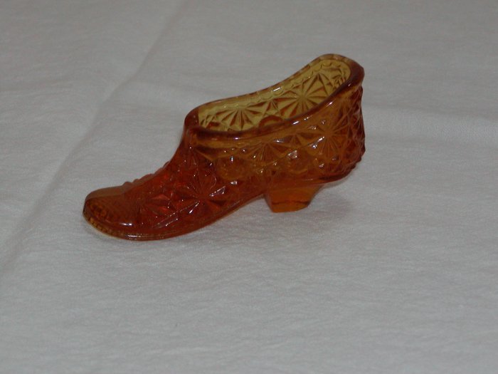 Clear Amber Daisy and Button Glass Slipper (LG Wright).