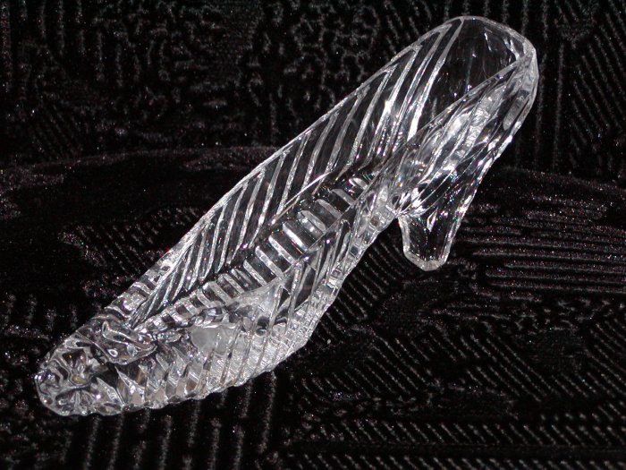 24% Lead Crystal Slipper by Godinger (Taiwan).