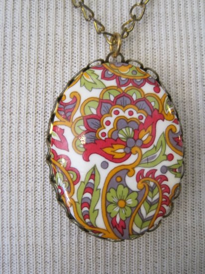 70's Design Print Cameo, Necklace