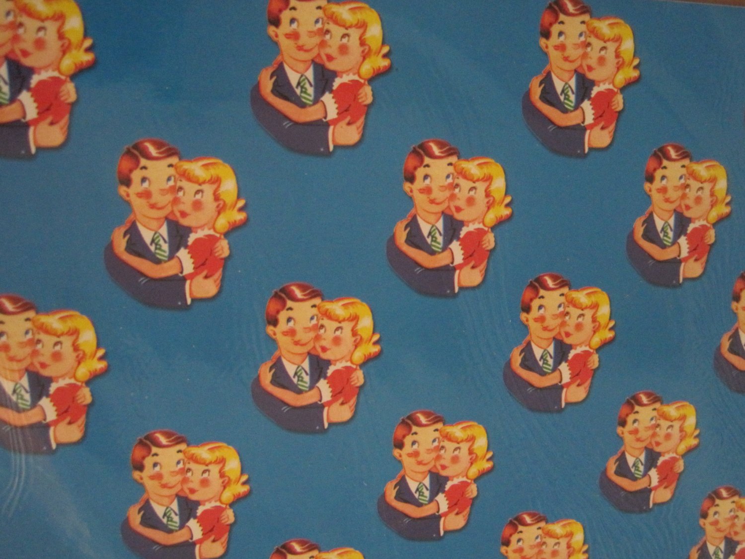 Retro Couple Hugging Print Wrapping Paper