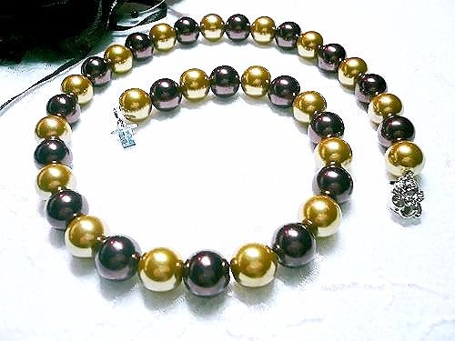 Acedia Pearl Necklace