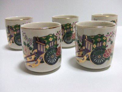 VINTAGE KUTANI PORCELAIN HAND PAINTED SAKE CUP SET OF 5 PCS HAND PAINTED FL