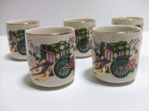 VINTAGE KUTANI PORCELAIN HAND PAINTED SAKE CUP SET OF 5 PCS HAND PAINTED FL