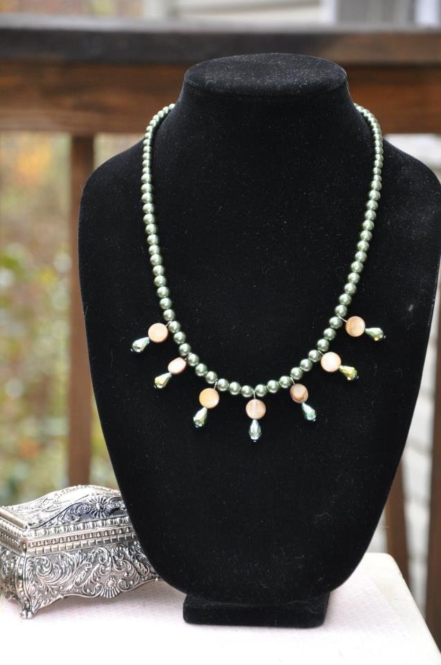 Green Glass Pearl Fringe Necklace