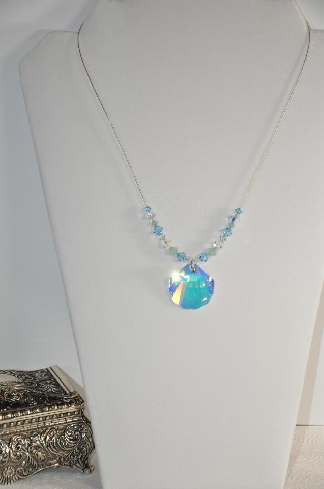 Seashell Swarovski Crystal Bead Pendant Necklace