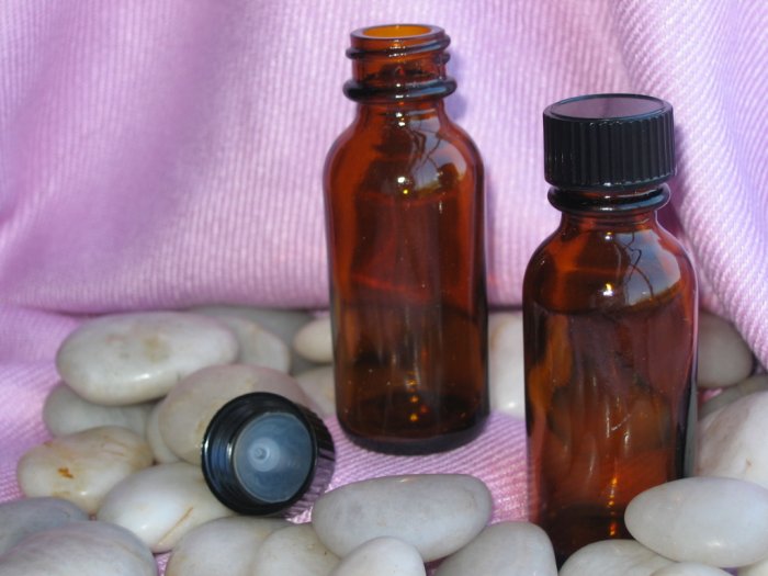 (20) 1 oz Amber Glass Bottle Polyseal Phenolic Cap - Original Price $10.99