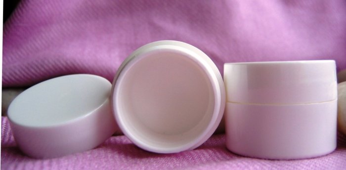 (50) 1/4 oz White double wall Pots w/ lids