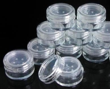 (24) 5 Gram Clear Jar w/ Natural Sifter Applied Sifter Sticker & Tab