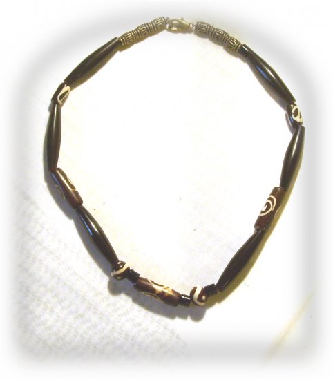 Brown and Black Wood Necklace N6300023