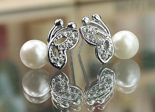 Butterfly pearl diamond earrings