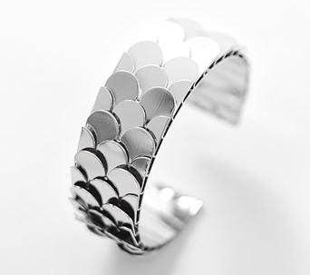 Korean fashion bangle bracelet adjustable scales flake