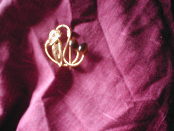 Swirl and Stone Effect Brooch